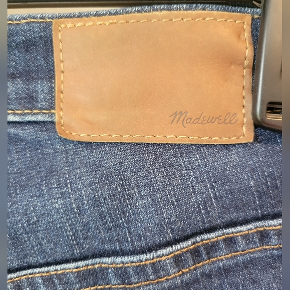 Madewell high rise 10 inch skinny jeans - Picture 4 of 7